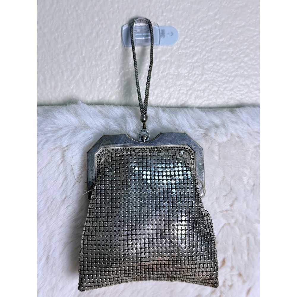 Vintage Whiting & Davis Silver Metal Mesh Coin Purse Wristlet Made in USA
